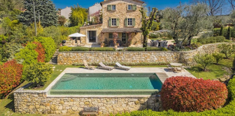 4 bedrooms Villa in Valbonne, France No. 69066