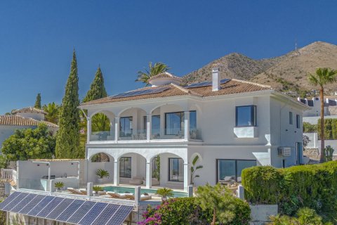 Дом с 5 спальнями в Бенальмадена, Испания №83936