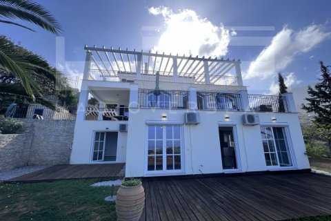 6 bedrooms Villa in Crete, Greece No. 24402 2