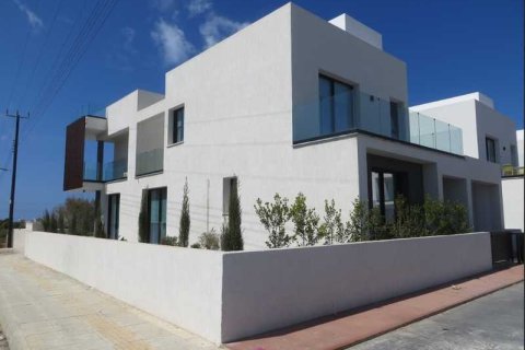 4 bedrooms House in Chloraka, Cyprus No. 73092 2