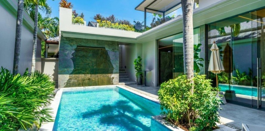 2 bedrooms Villa on the Phuket, Thailand No. 97453