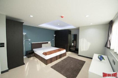 3 bedrooms Apartment in Bangkok, Thailand No. 98129 14