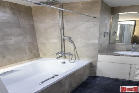 3 bedrooms Apartment in Bangkok, Thailand No. 98129 3