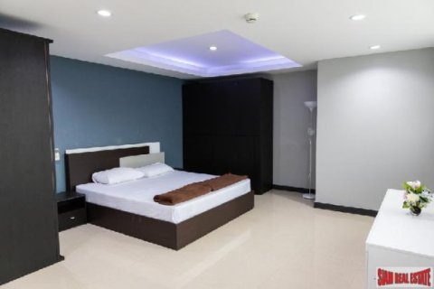 3 bedrooms Apartment in Bangkok, Thailand No. 98129 2