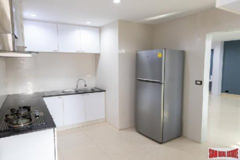 3 bedrooms Apartment in Bangkok, Thailand No. 98129 20