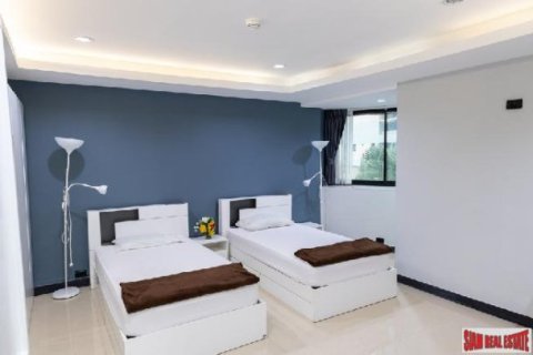 3 bedrooms Apartment in Bangkok, Thailand No. 98129 16