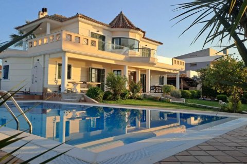 4 bedrooms Villa in Oropos, Greece No. 107864