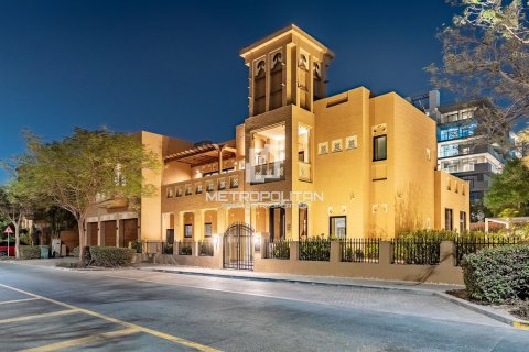 6 dormitorios Villa en North Village, UAE No. 118675