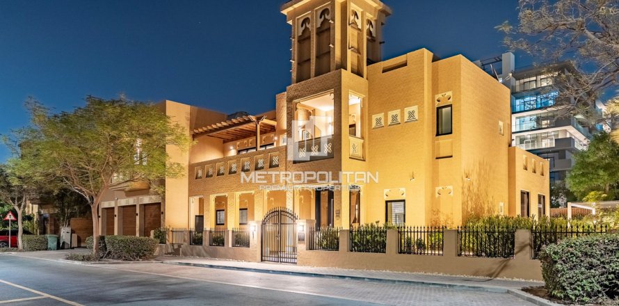 6 chambres Villa à North Village, UAE No. 118675