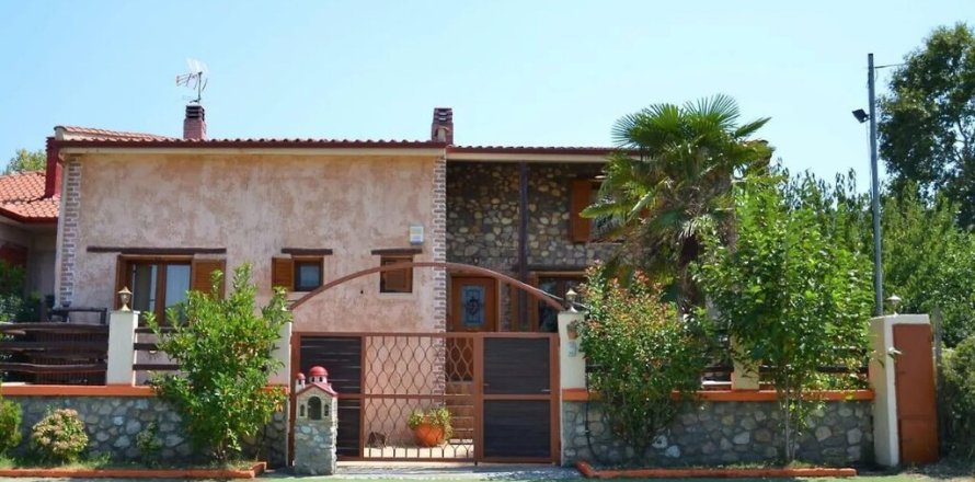 4 bedrooms Villa in Chalkidiki, Greece No. 109397