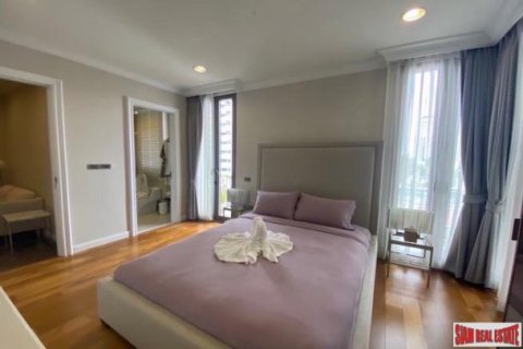 4 bedrooms Townhouse in Bangkok, Thailand No. 96181 10