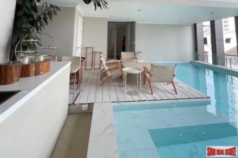 4 bedrooms Townhouse in Bangkok, Thailand No. 96181 13