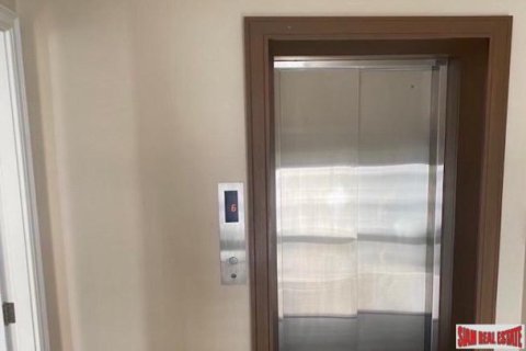 4 bedrooms Townhouse in Bangkok, Thailand No. 96181 8