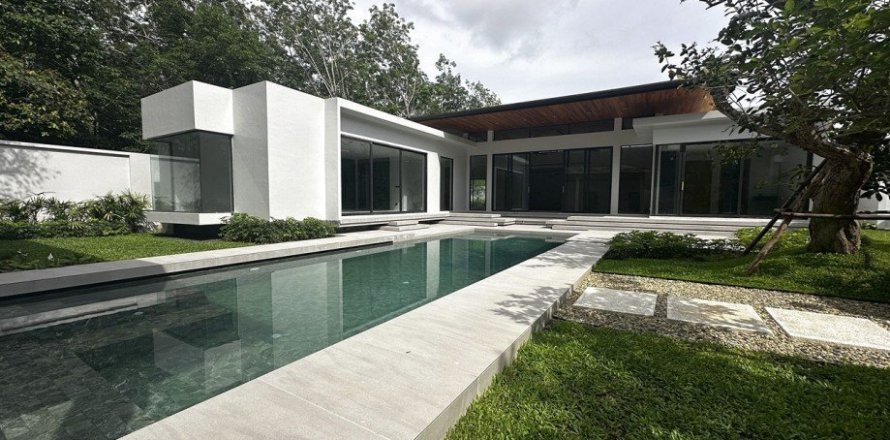 2 bedrooms Villa on the Phuket, Thailand No. 97190