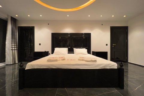 4 bedrooms Villa in Lien Chieu, Vietnam No. 14366 3