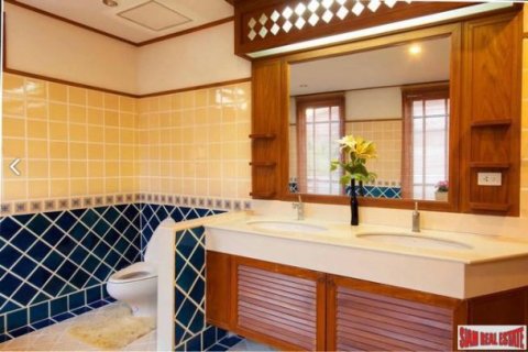 6 bedrooms Villa in Rawai, Thailand No. 95708 11