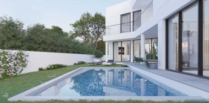 4 bedrooms House in Strovolos, Cyprus No. 65563