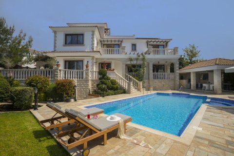 5 bedrooms Villa in Paphos, Cyprus No. 106965 12
