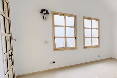 5 bedrooms Villa in Limassol, Cyprus No. 37656 14