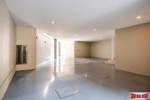 3 bedrooms Villa in Bangkok, Thailand No. 96040 3