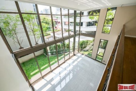 3 bedrooms Villa in Bangkok, Thailand No. 96040 10