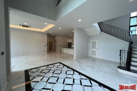 5 chambres House à Suan Luang, Thailand No. 97050 16