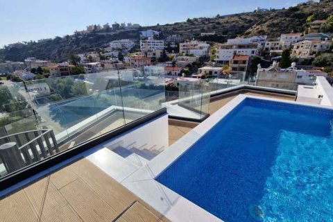 5 bedrooms Penthouse in Germasogeia, Cyprus No. 103592 1