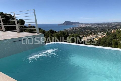 4 bedrooms Villa in Altea, Spain No. 25951