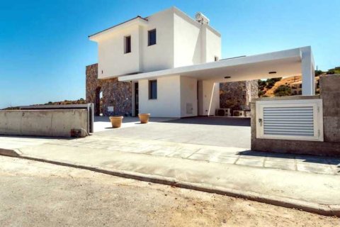 3 bedrooms House in Pissouri, Cyprus No. 29209 1