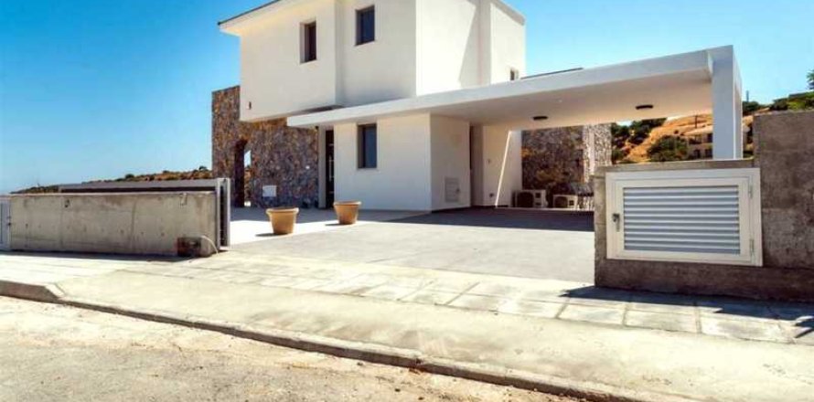 3 bedrooms House in Pissouri, Cyprus No. 29209