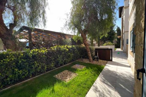 2 bedrooms Apartment in Pyrgos, Cyprus No. 66615 11