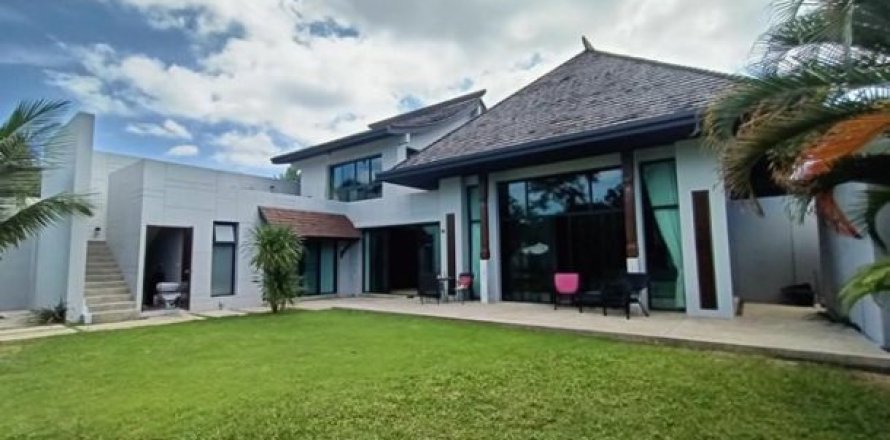 3 bedrooms Villa on the Phuket, Thailand No. 96684