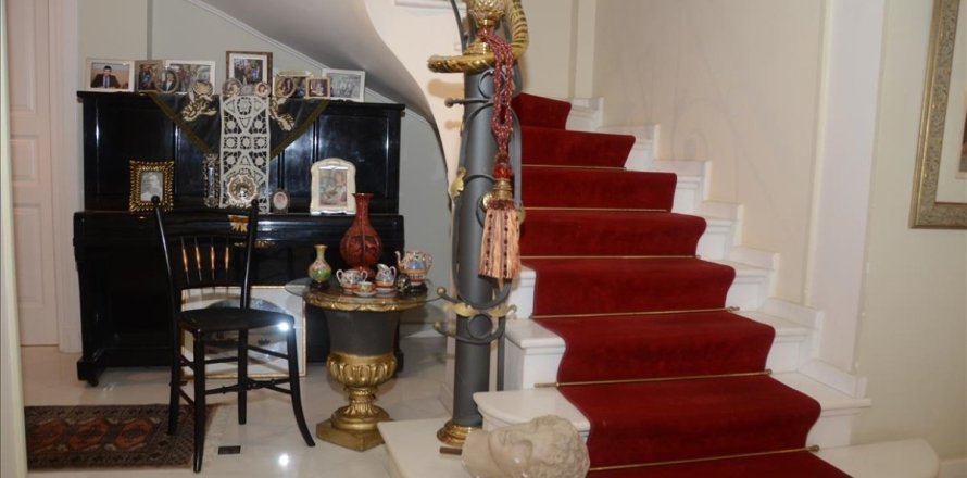 9 dormitorios Villa en Loutraki, Greece No. 49711