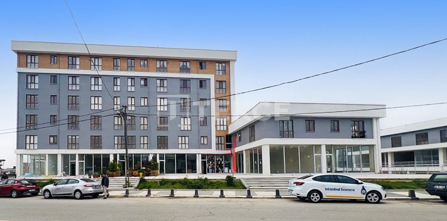 Квартира с 3 спальнями в Чекмекёй, Турция №92398