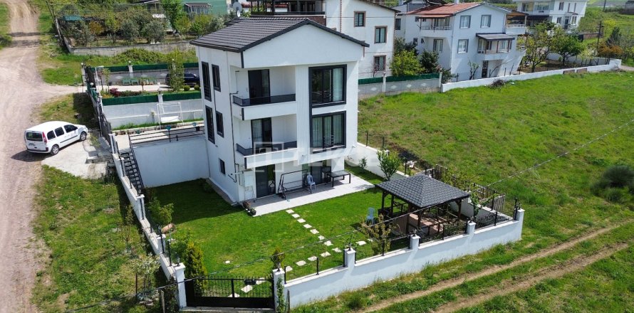 5 dormitorios Villa en Yalova, Turkey No. 87035