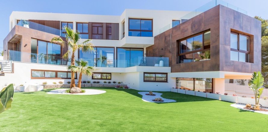 4 bedrooms Villa in Benidorm, Spain No. 124528
