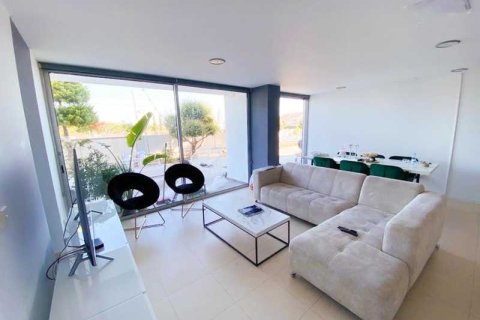 7 bedrooms House in Limassol, Cyprus No. 66142 1