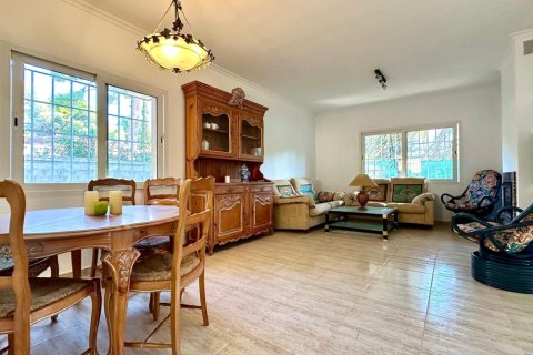 3 dormitorios Apartment en Tan Tru, Vietnam No. 83753 7