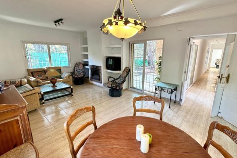 3 dormitorios Apartment en Tan Tru, Vietnam No. 83753 8