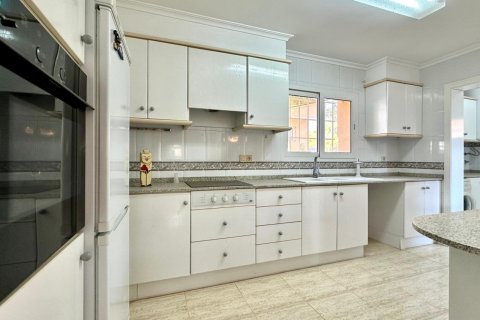 3 dormitorios Apartment en Tan Tru, Vietnam No. 83753 9