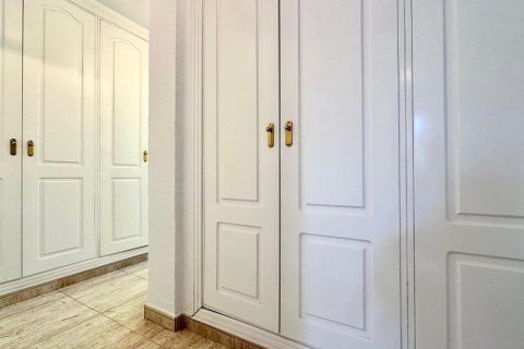 3 dormitorios Apartment en Tan Tru, Vietnam No. 83753 18