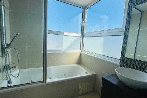 3 bedrooms Penthouse in Germasogeia, Cyprus No. 40407 10