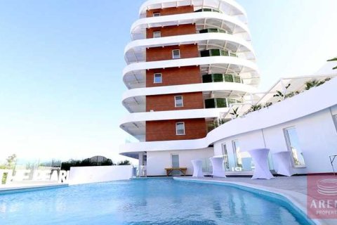 2 bedrooms Apartment in Larnaca, Cyprus No. 80075 3