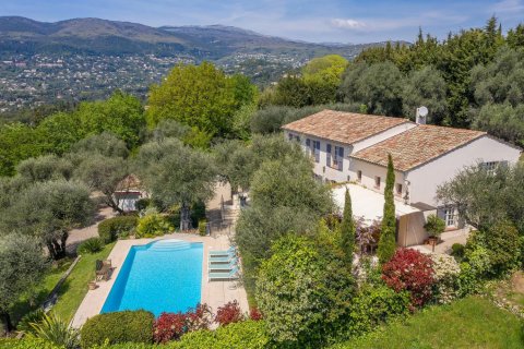5 bedrooms Villa in Grasse, France No. 99808 9