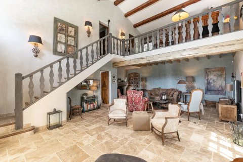 5 bedrooms Villa in Grasse, France No. 99808 5