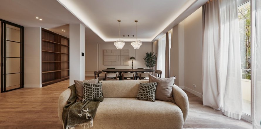 5 chambres Appartement à Madrid, Spain No. 126122