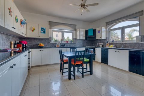 4 bedrooms Bungalow in Ayia Napa, Cyprus No. 36919 5