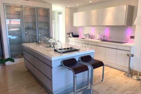 5 bedrooms House in Agios Tychonas, Cyprus No. 70994 7