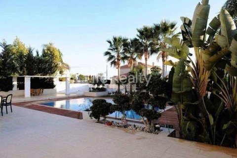 5 bedrooms House in Agios Tychonas, Cyprus No. 70994 2