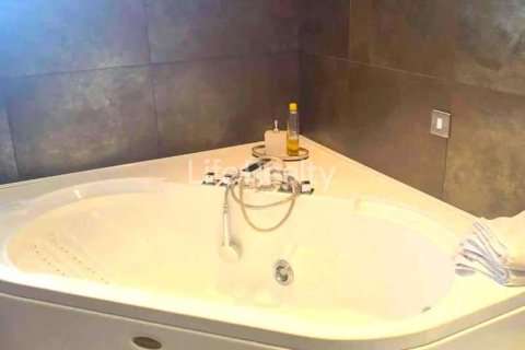 5 bedrooms House in Agios Tychonas, Cyprus No. 70994 9